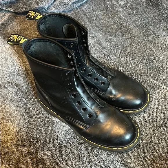 Black Glossy Leather Dr. Martens Boots Thick Soles - Picture 1 of 5